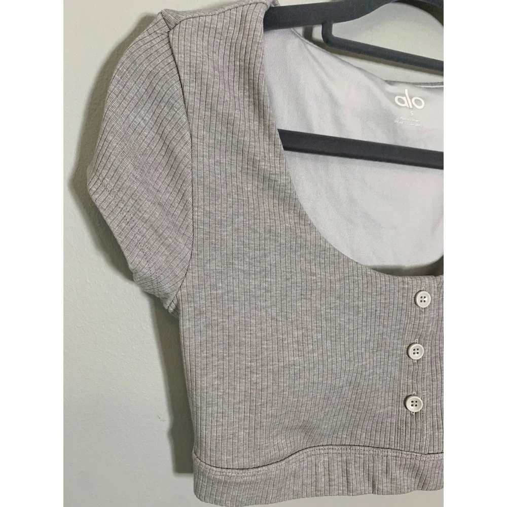 Alo Yoga blissful henley Bra Top Women Small Grey Ribbed Short Sleeve Scoop Neck